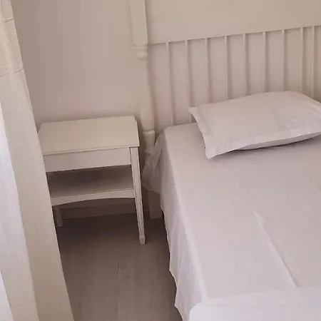 La Fluturi بيت ضيافة