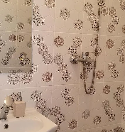 La Fluturi مانغاليا